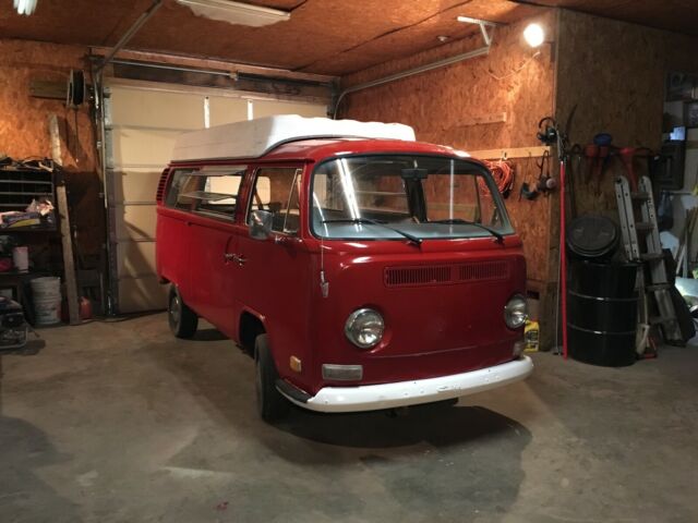 Volkswagen Bus/Vanagon 1972 image number 0