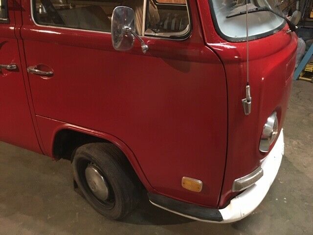 Volkswagen Bus/Vanagon 1972 image number 27