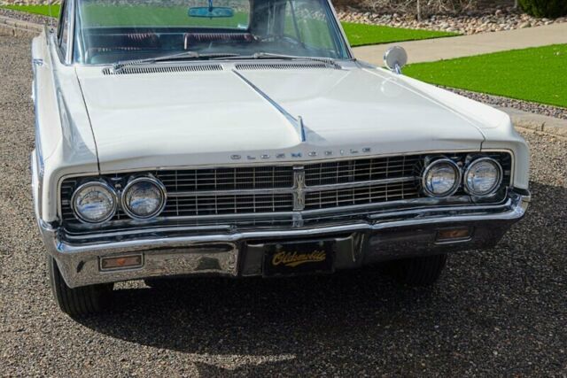 Oldsmobile Starfire 1963 image number 46