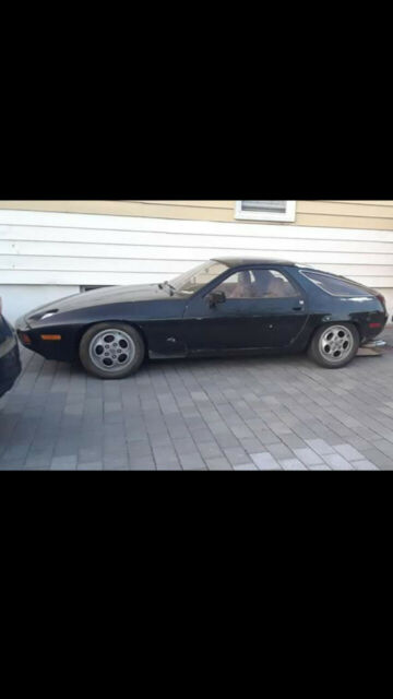 Porsche 928 1978 image number 1