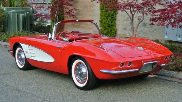 Chevrolet Corvette 1961 image number 29