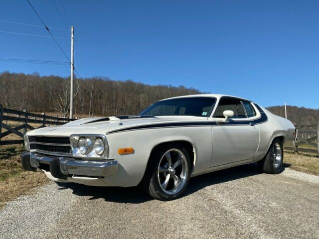 Plymouth Road Runner 1974 image number 25