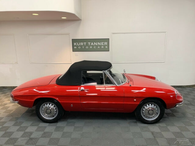 Alfa Romeo Spider 1967 image number 21