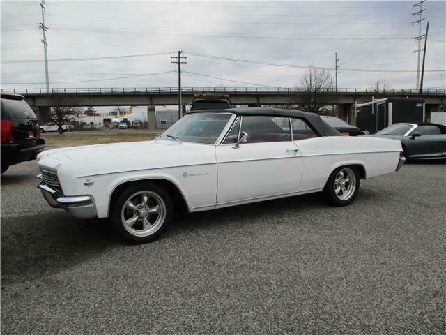 Chevrolet Impala 1966 image number 25