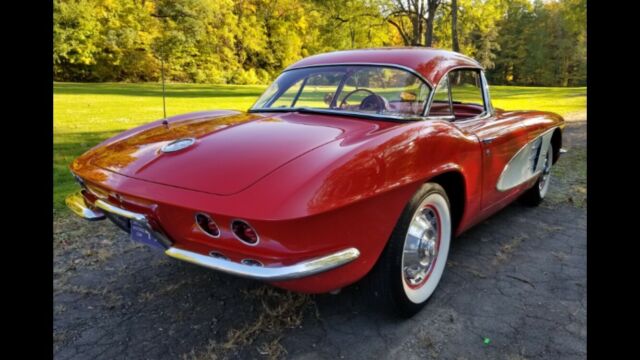 Chevrolet Corvette 1961 image number 12