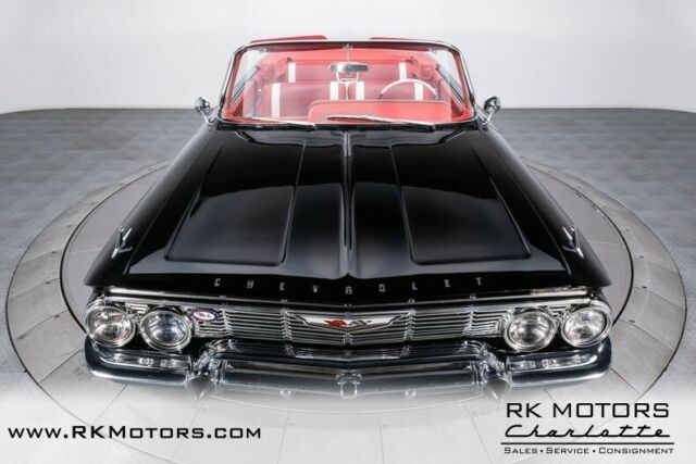 Chevrolet Impala 1961 image number 45