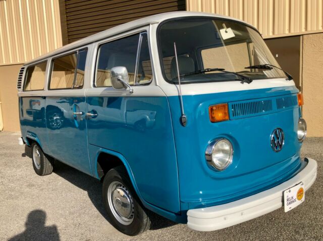 Volkswagen Bus/Vanagon 1974 image number 29