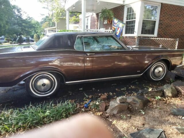 Lincoln Continental 1971 image number 2