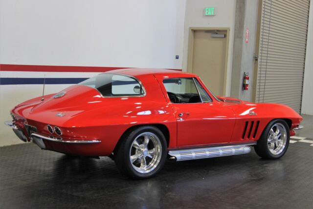 Chevrolet Corvette 1966 image number 28