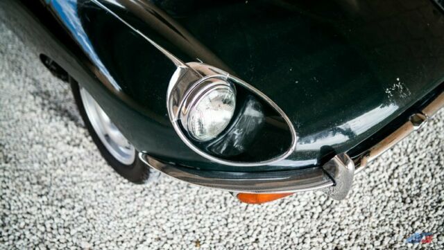 Jaguar E-Type 1970 image number 22