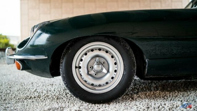 Jaguar E-Type 1970 image number 33