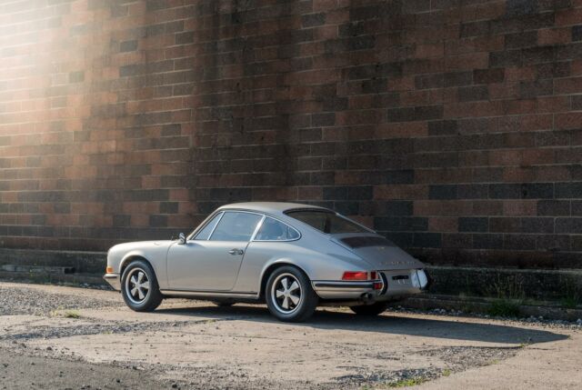 Porsche 911 1970 image number 8