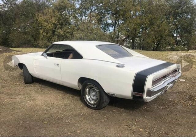 Dodge Charger 1970 image number 11