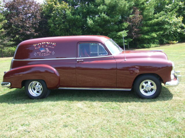 Chevrolet Sedan 1952 image number 2