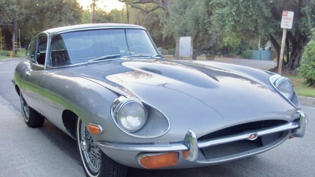 Jaguar E-Type 1969 image number 0