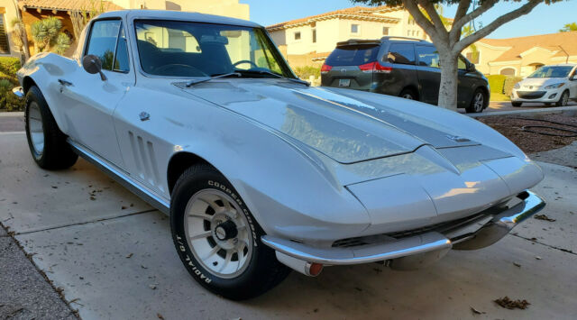 Chevrolet Corvette 1966 image number 16