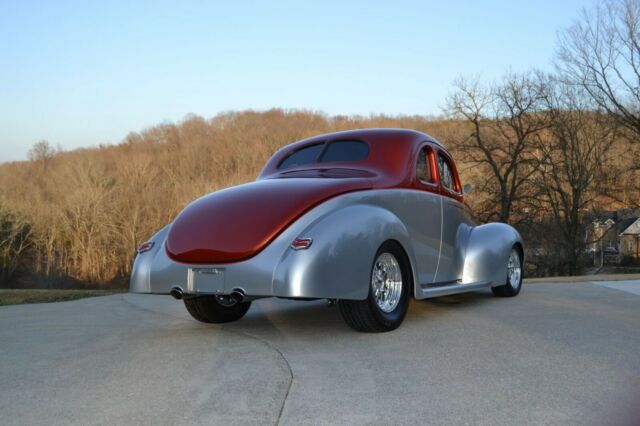 Ford Coupe Deluxe 1940 image number 20