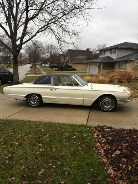 Ford Thunderbird 1966 image number 1