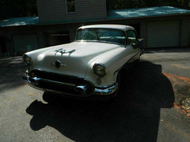 Oldsmobile Eighty-Eight 1955 image number 0