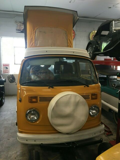 Volkswagen Bus/Vanagon 1974 image number 0