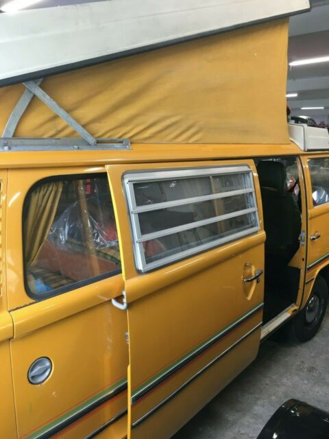 Volkswagen Bus/Vanagon 1974 image number 10