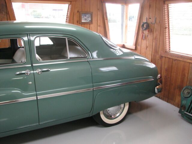 Mercury Sports Sedan 1949 image number 21