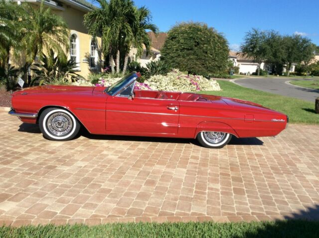 Ford Thunderbird 1966 image number 2