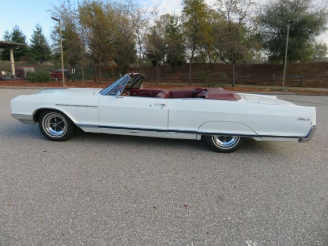 Buick Electra 1966 image number 9