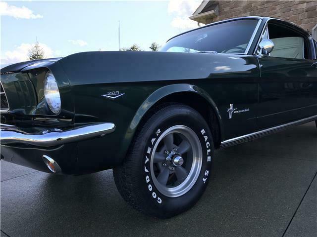 Ford Mustang 1965 image number 2