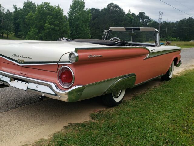 Ford Galaxie 1959 image number 1