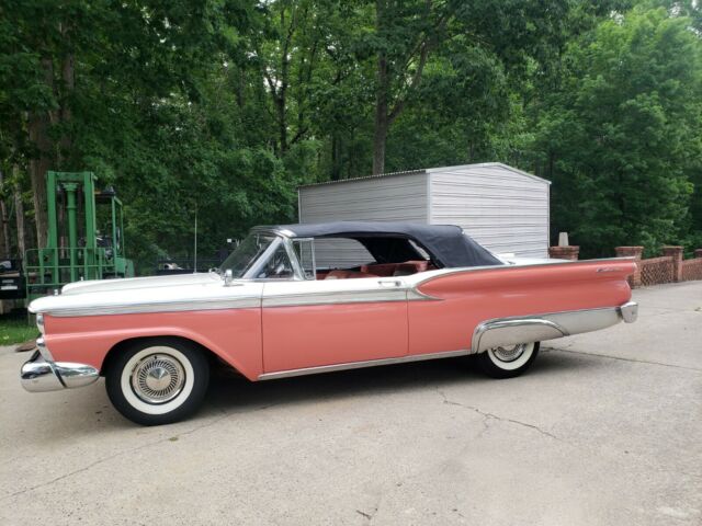 Ford Galaxie 1959 image number 2