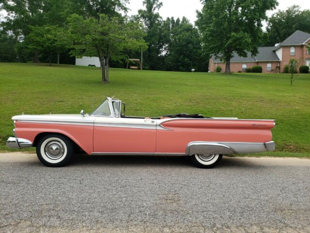 Ford Galaxie 1959 image number 28