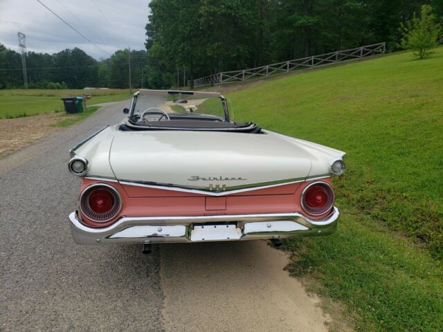 Ford Galaxie 1959 image number 30