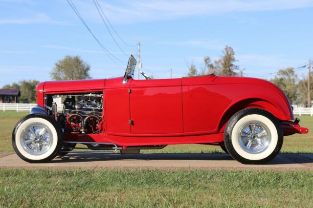 Ford Roadster 1932 image number 0