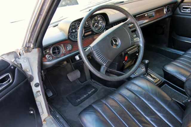 Mercedes-Benz C-Class 1973 image number 13