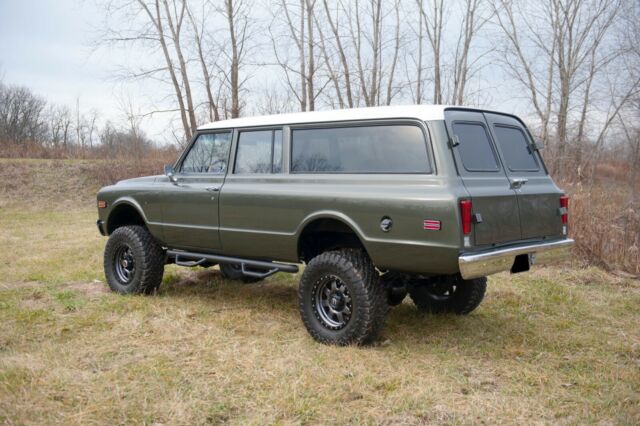 Chevrolet Suburban 1972 image number 30