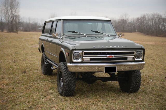 Chevrolet Suburban 1972 image number 31