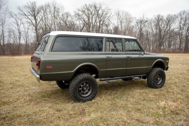 Chevrolet Suburban 1972 image number 36