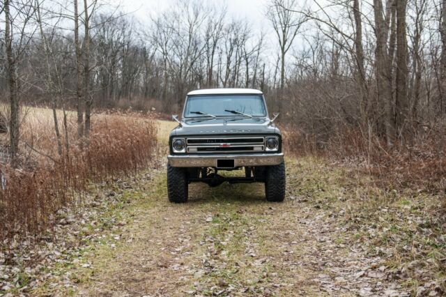 Chevrolet Suburban 1972 image number 39