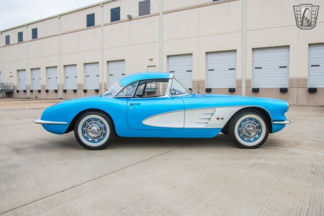 Chevrolet Corvette 1960 image number 42