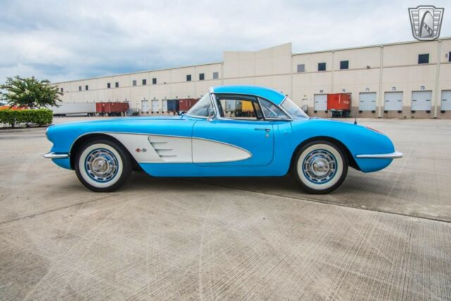 Chevrolet Corvette 1960 image number 6