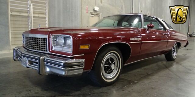 Buick LeSabre 1976 image number 2