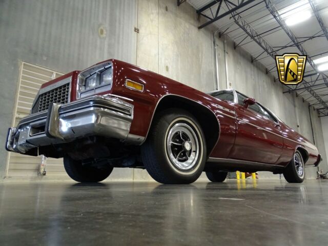 Buick LeSabre 1976 image number 22