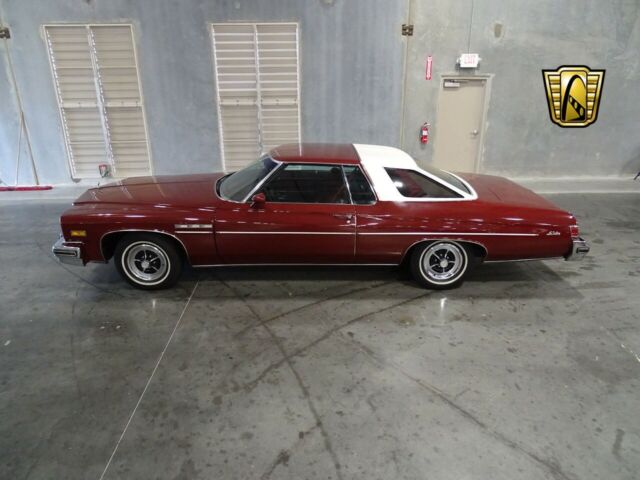 Buick LeSabre 1976 image number 29