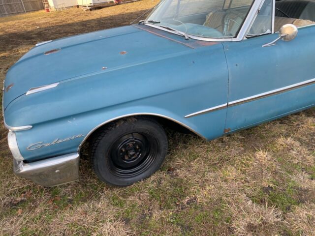 Ford Galaxie 1961 image number 10