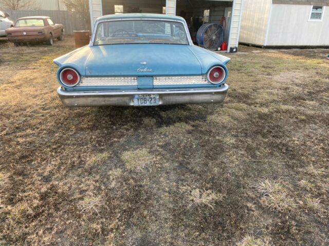 Ford Galaxie 1961 image number 14