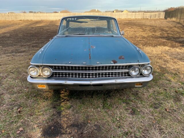 Ford Galaxie 1961 image number 19