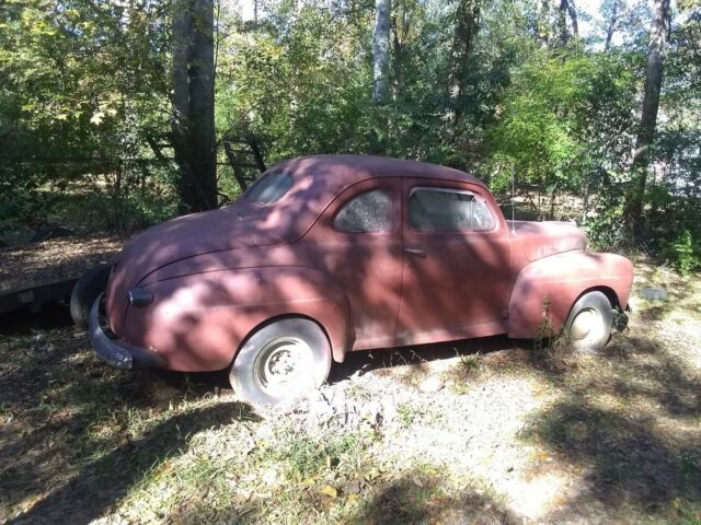 Ford Deluxe 1947 image number 0