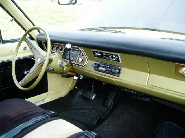 Plymouth Scamp 1971 image number 13