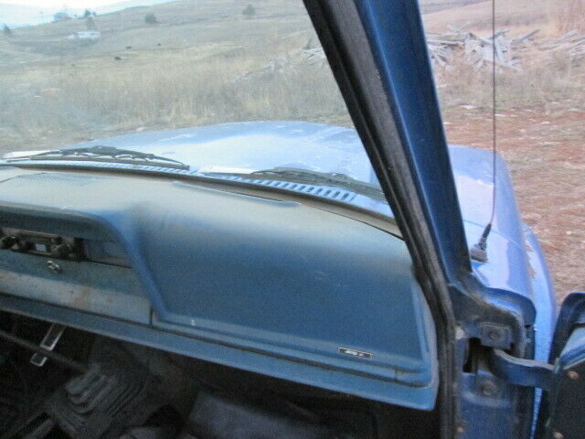 Jeep J10 1975 image number 10